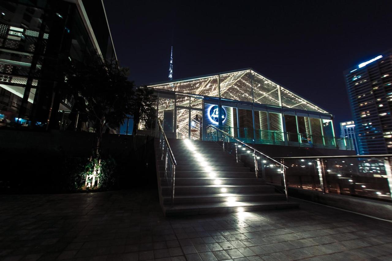 Hotel Taj Dubaï Extérieur photo The station entrance