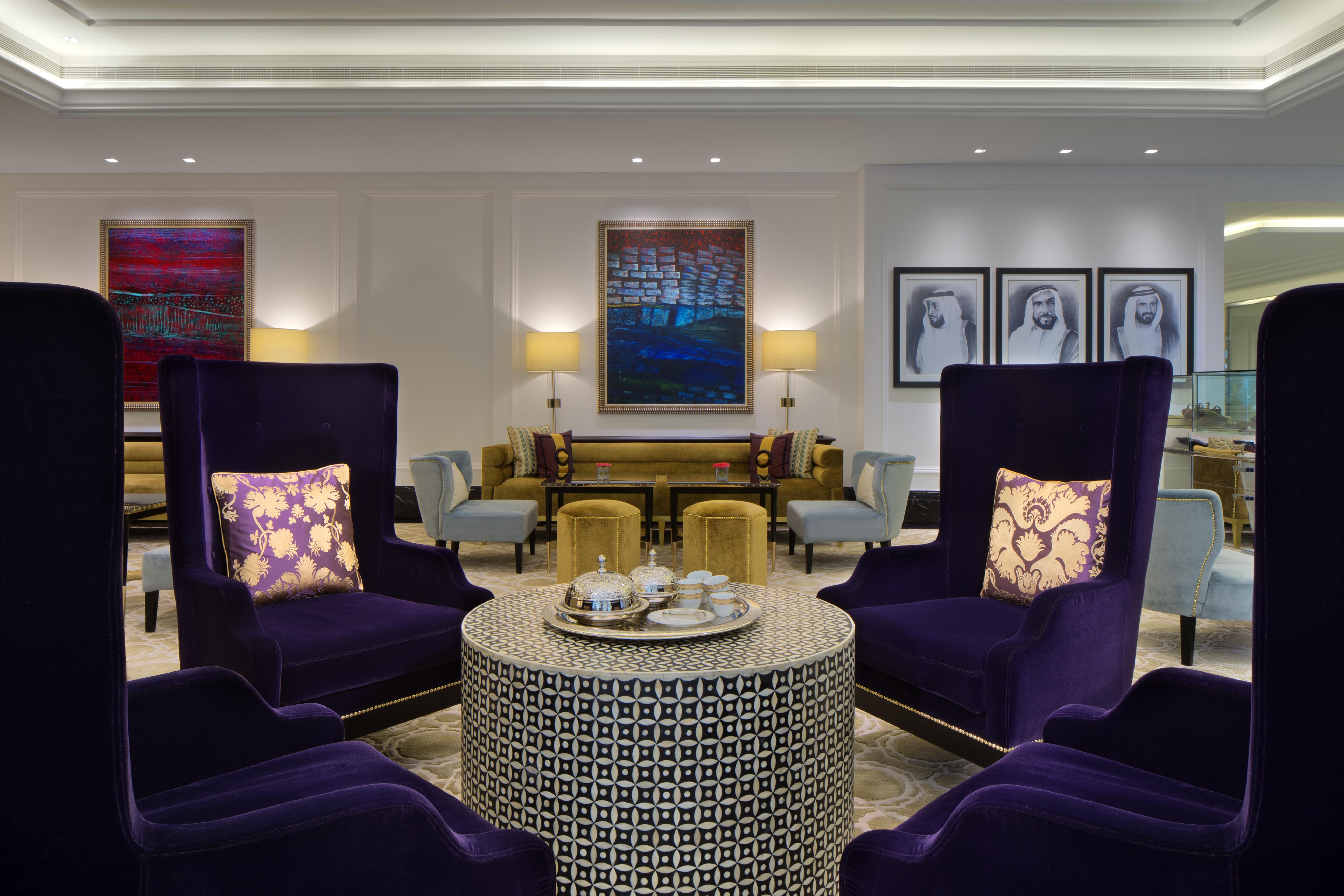 Hotel Taj Dubaï Extérieur photo The lounge at the airport