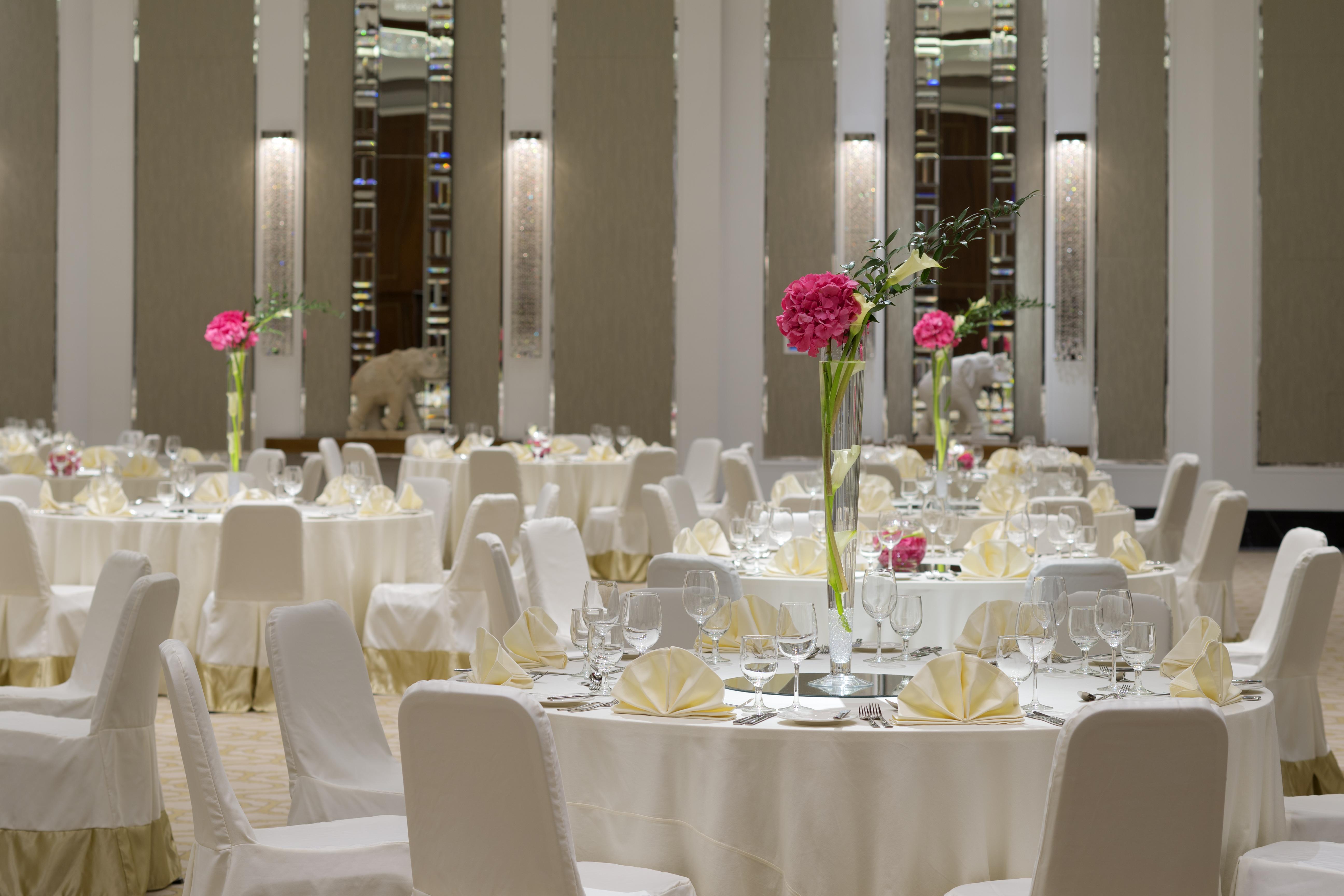 Hotel Taj Dubaï Extérieur photo The ballroom